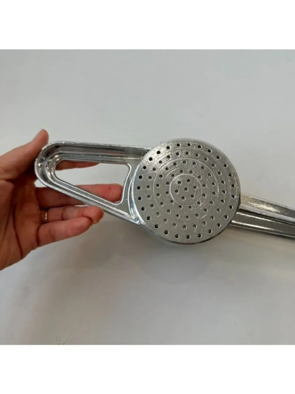 Kull Heavy Duty Garlic Press Metal Kitchen Tool Silver See Measurements